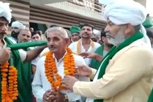 नीरज चोपड़ा के गांव पहुंचे टिकैत, बधाई दी, बोले-15 अगस्त अपने गांव में मनाऊंगा