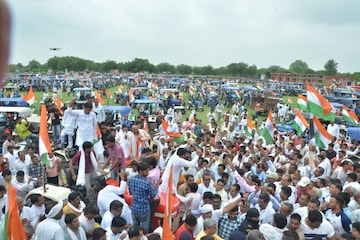 किसान आंदोलन के बीच भाजपा ने शुरू की ​तिरंगा यात्रा, किसान नेताओं ने दी ये प्रतिक्रिया– News18 Hindi
