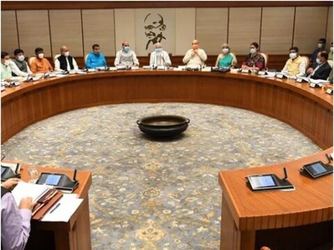 पीएम नरेंद्र मोदी की अध्‍यक्षता में हुई कैबिनेट की बैठक में आज कई अहम फैसले लिए गए.  