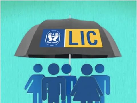 LIC ने बीमा क्षेत्र में 65 वर्ष पूरे कर 66वें प्रवेश कर लिया है. 