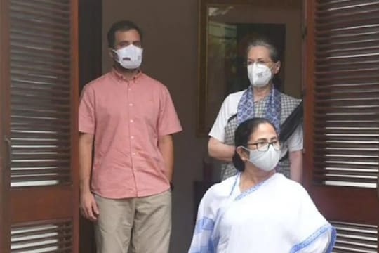 कांग्रेस और टीएमसी के बीच इन दिनों टकराव की स्थिति बनती जा रही है   (फ़ाइल फोटो)