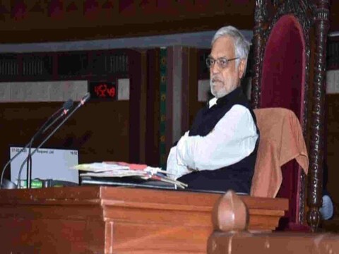 संसदीय मामलों के जानकारों के मुताबिक आगे सदन की बैठक बुलनाना अब स्पीकर पर निर्भर है. वे चाहें तो बैठक बुलाई जा सकती है. 