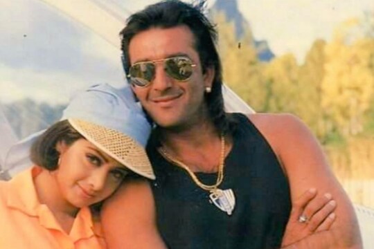 संजय दत्त और श्रीदेवी की फिल्म 'गुमराह' 1993 में रिलीज  हुई थी.(फोटो साभार: Movies N Memories/Twitter)