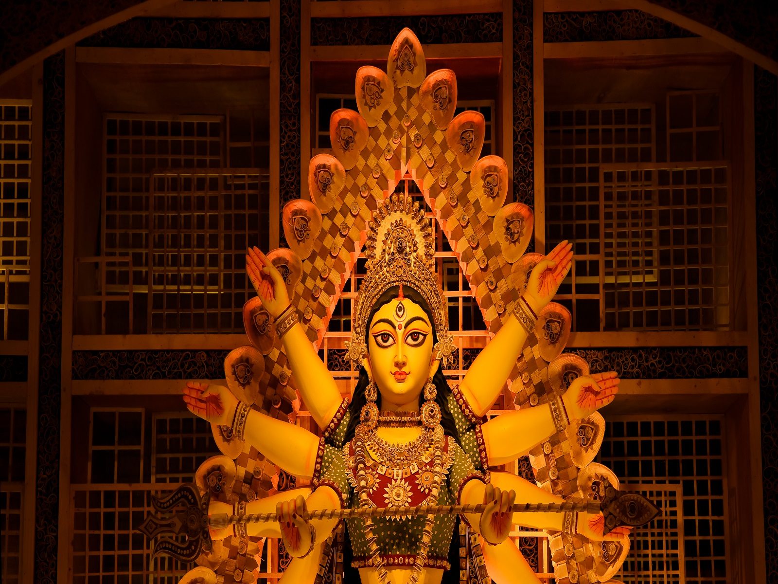 नवरात्रि पर मां दूर्गा की पूजा की जाती है. Image-shutterstock.com