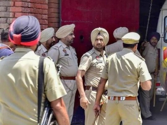 पंजाब पुलिस ने 1.64 करोड़ रुपए की ड्रग मनी बरामद की . (File pic)