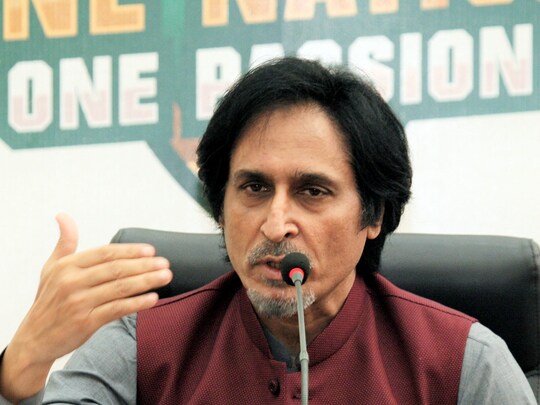 पीसीबी अध्यक्ष रमीज राजा हाई परफॉर्मेंट सेंटर के काम से खुश नहीं हैं. (PCB Media/Twitter)