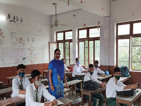 Jharkhand School Reopening: झारखंड में 20 सितंबर से फिर से पढ़ाई के लिए खुल रहा कक्षा 6 से 8वीं तक का स्कूल.
