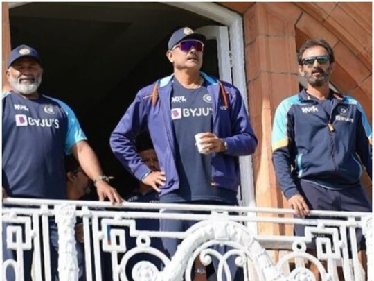रवि शास्त्री के अलावा भरत अरुण और श्रीधर भी कोरोना पॉजिटिव पाए गए हैं. (Ravi Shastri Instagram)