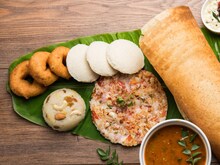 केले के पत्ते पर कभी खाया है खाना? जानें सेहत के लिए कैसे है फायदेमंद