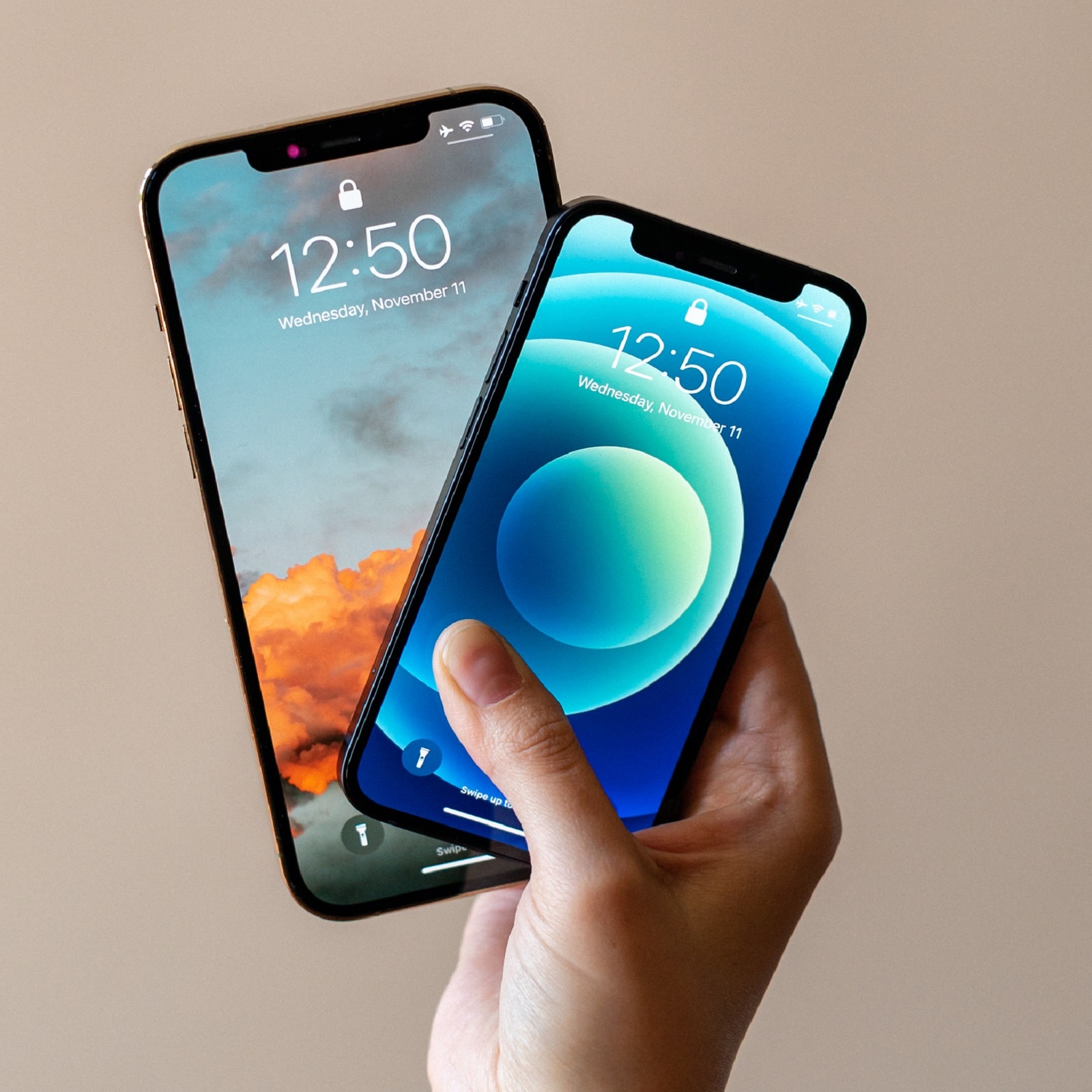 iMessages: ऐपल के यूजर्स के लिए iMessages एक बेस्ट ऑप्शन है, इस ऐप का इस्तेमाल भी आप एक दूसरे को टेक्स्ट करने के लिए इस्तेमाल कर सकते है. यह ऐप भी फ्री ऑफ़ कॉस्ट होता है.