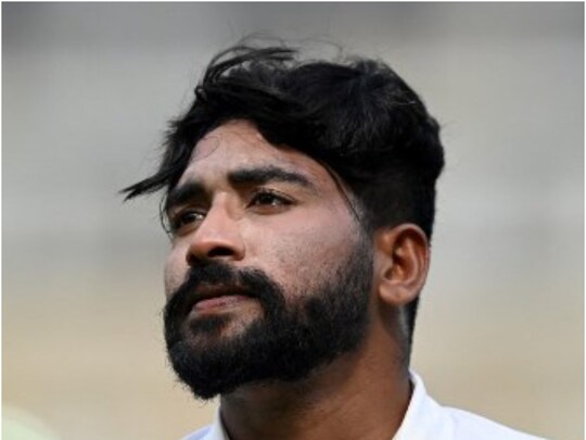 IND VS ENG: मोहम्मद सिराज ने हसीब हमीद का आसान कैच  टपकाया, विराट कोहली ने बीच मैदान पर कही ये बात (AFP)