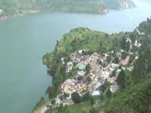 टिहरी झील का जलस्तर बढ़ने से तटवर्ती गांव में भूस्खलन: पलायन करने लगे ग्रामीण