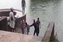 Tonk News: पुलिस से बचने के लिये 2 जुआरियों ने तालाब में लगाई छलांग, सांसें उखड़ने लगी तो थानेदार ने बचाया