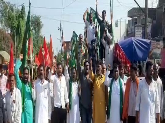भारत बंद के दौरान बिहार के जहानाबाद में प्रदर्शन करते राजद के नेता 