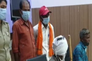 Women Empowerment: छात्राओं को बनाया गया एक दिन का थानेदार - See Photos