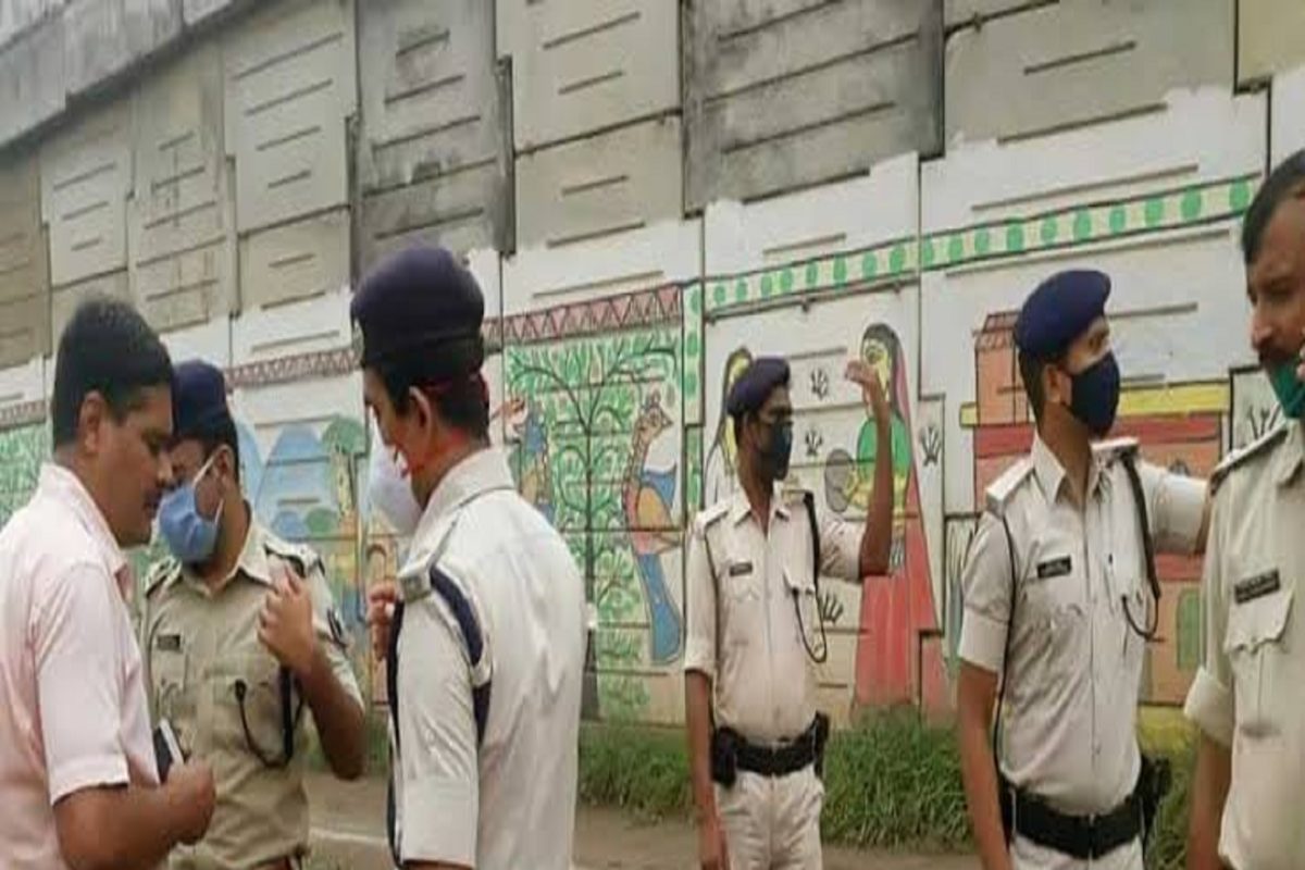 दुर्गा पूजा में की हुड़दंगई तो खैर नहीं, चप्पे-चप्पे पर तैनात है पटना पुलिस