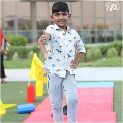  कोच बालाजी के बेटे, दूसरे खिलाड़ियों और सपोर्ट स्टाफ के बच्चों ने भी इस रैंप वॉक में हिस्सा लिया. (CSK/Instagram)