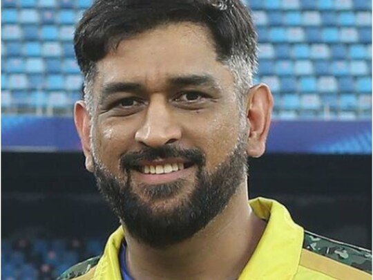 गुलशन ग्रोवर ने महेंद्र सिंह धोनी के साथ अपनी एक तस्वीर शेयर की है. (PTI) 