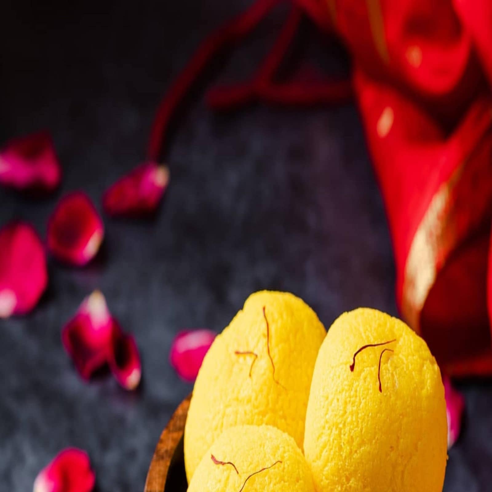 Rajbhog Recipe: Rajbhog is made from paneer. It is also quite easy to make. If you want to make sweet dish at home, then Rajbhog can be a good option. (Image- Shutterstock)