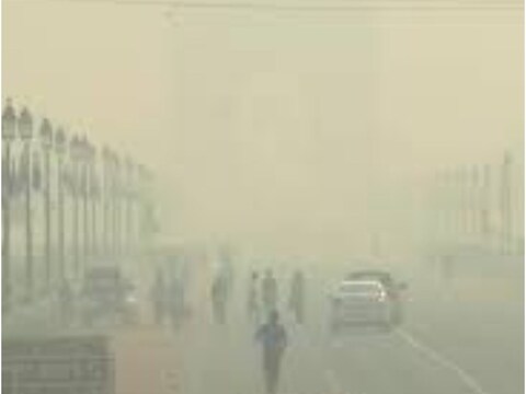 बढ़ते वायु प्रदूषण के चलते लोगों को सांस लेने में परेशानियों का सामना करना पड़ रहा है. (सांकेतिक फोटो)