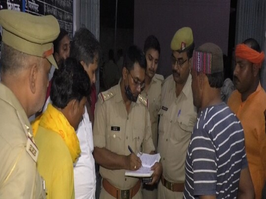 UP: भदोही में बीजेपी नेता के भतीजे की हत्या हो गई है. 