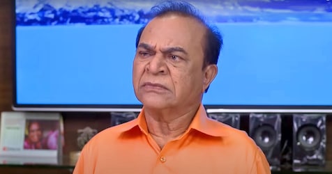 जिंदगी भर घनश्याम अपनी पहचान बनाने में जुटे रहे. आखिरकार उनके हाथ ‘तारक मेहता का उल्टा चश्मा’ जैसा शो लगा. उनका किरदार नट्टू काका, सबका चहेता बन गया. इस सीरियल ने उनकी किस्मत बदल दी. सब कुछ अच्छा चल रहा था, इसी बीच कोरोना काल ने एक बार फिर उनके जीवन में मुश्किलें खड़ी कर दीं. उनका काम रुक गया और कैंसर ने उन्हें अपनी गिरफ्त में ले लिया. नट्टू काका के रूप में घनश्याम नायक हमेशा दिलों में बसे रहेंगे. (फोटो साभार- Instagram/@tarakmehtakaooltahchasmah_)