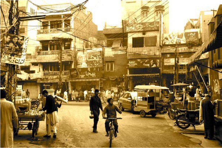 क्या है पाकिस्तान की रेडलाइट 'हीरा मंडी', जिस पर मूवी बना रहे हैं संजय लीला भंसाली - know about pakistan red light area heera mandi whom sanjay leela bhansali making movie –