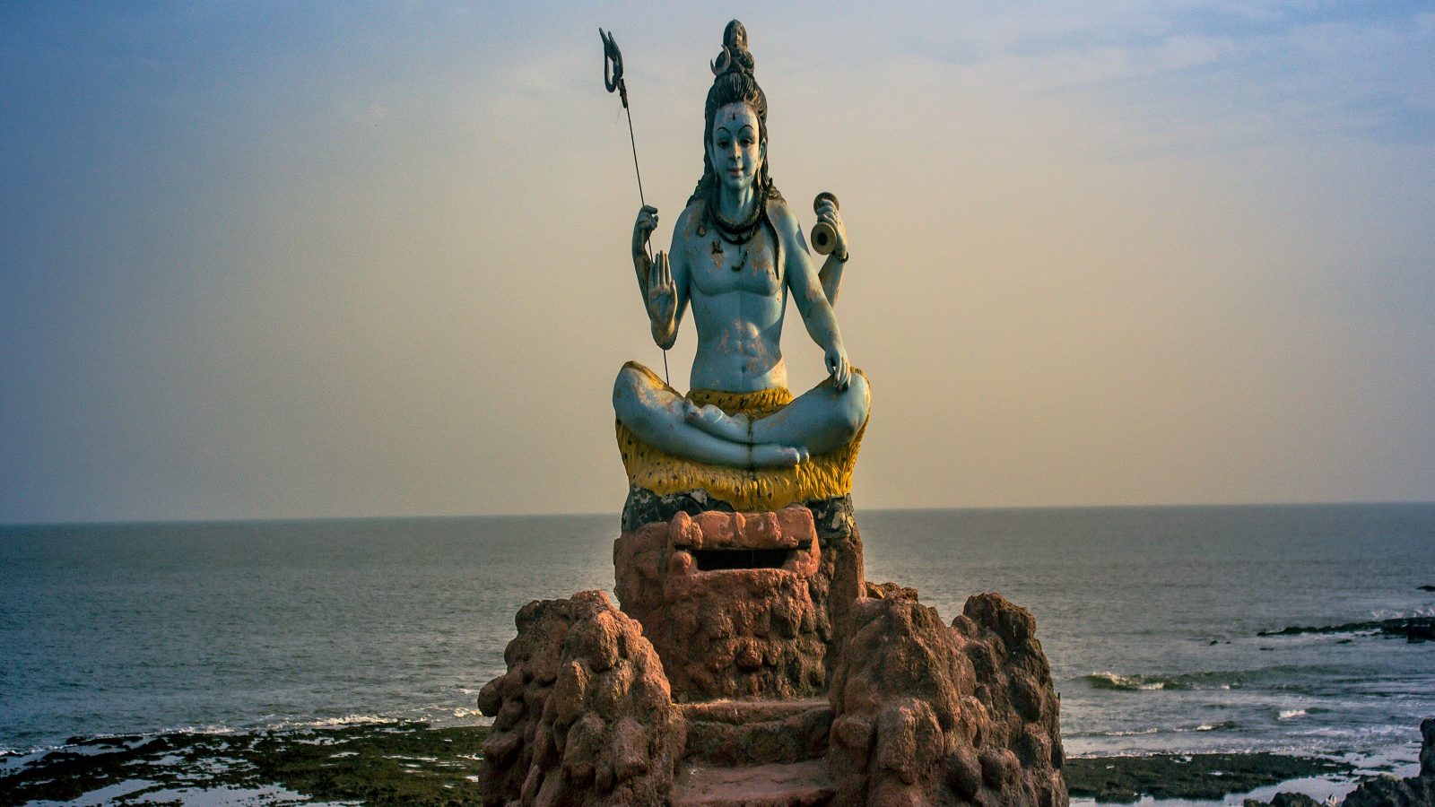 Lord Shiva Puja: भोलेनाथ को इन 9 चीजों से ...