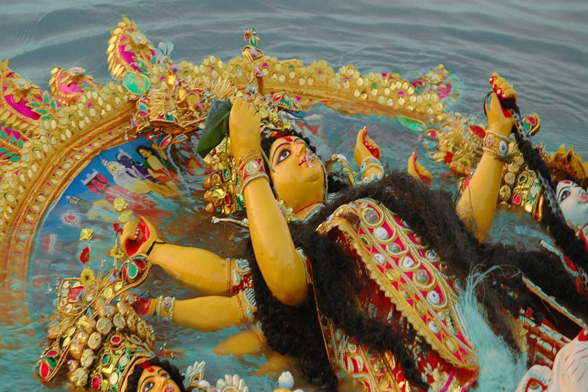 Maa Durga Visarjan 2021: जानें क्यों किया जाता है मां दुर्गा का विसर्जन Maa Durga Visarjan 2021: जानें क्यों किया जाता है मां दुर्गा का विसर्जन