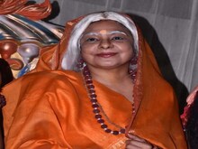 रामलीला में शबरी के रोल में दिखीं गायिका मालिनी अवस्थी, पहचान ही नहीं पाए लोग