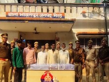 UP चुनाव: मेरठ की अवैध फैक्ट्री में बन रहे थे साइलेंसर वाले तमंचे, 5 गिरफ्तार