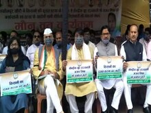 केस मुकदमों से विरोध की आवाज को नहीं दबा सकती यूपी सरकार- कांग्रेस