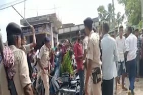 Live: समस्तीपुर में मतगणना केंद्र के बाहर भारी भीड़, पुलिस ने किया लाठीचार्ज