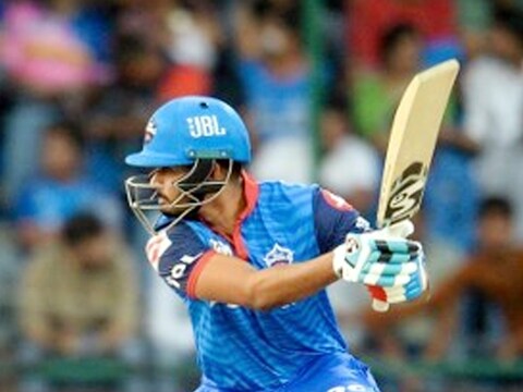 दिल्ली कैपिटल्स के लिए पूर्व कप्तान श्रेयस अय्यर ने 33 रन की नाबाद पारी खेली और मैच जिताकर ही लौटे. (AFP)