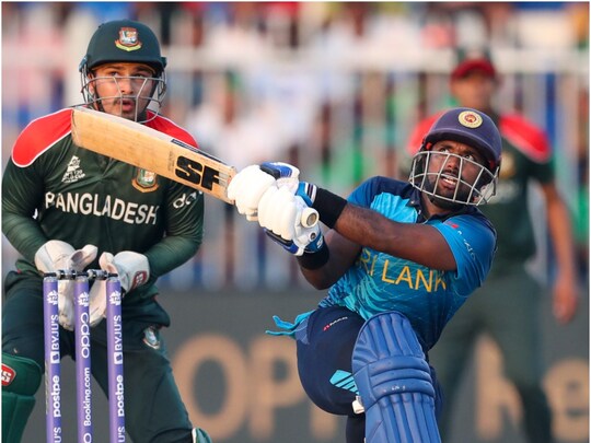 T20 World Cup में जबरदस्त प्रदर्शन करने वाले चरित असलांका को पहली बार टेस्ट टीम में जगह मिली है. (AP)