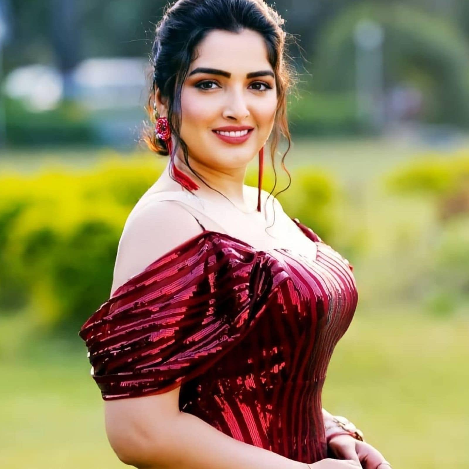 टॉप 35 भोजपुरी हीरोइन नाम और फोटो : Bhojpuri Heroine Name List in Hindi