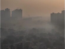 Delhi-NCR की हवा हुई 'जहरीली', दिवाली के दिन नोएडा में बिगड़े हालात