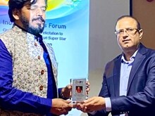 Ravi kishan ने दुबई में बढ़ाया भोजपुरी का मान, खुद फोटो की शेयर