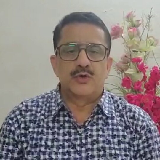 Lucknow: वसीम रिजवी अक्सर अपने बयानों और हरकतों से विवादों में रहते आए हैं. ये बड़ा सवाल है कि वो हिंदू धर्म स्वीकार करने के बाद त्यागी क्यों बने. क्या उनके पूर्वज कभी ज्यागी बिरादरी से ताल्लुक रखते थे. (फाइल फोटो)