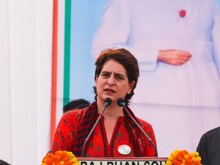 लखीमपुर के आरोपी के साथ मंच साझा नहीं, उन्हें बर्खास्त करें PM मोदी- प्रियंका