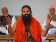 रामदेव की फोटो लगाकर बेचते थे 'सेक्सवर्धक' दवाएं, 2.5 करोड़ रुपए का माल जब्त