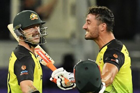 मैथ्यू वेड और मार्कस स्टॉयनिस ने छठे विकेट के लिए 81 रन की अटूट साझेदारी की. (AFP)