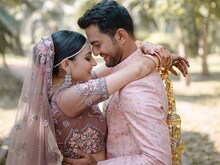 Photos: भारत छोड़ अमेरिका जाने वाले क्रिकेटर ने रचाई शादी