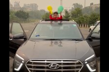 VIDEO... जब दिल्ली पुलिस बनी एक बच्चे के लिए गुब्बारेवाला, सदमे में था बच्चा