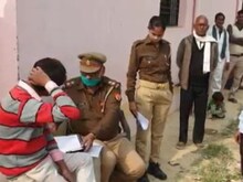 कार-पिकअप में आमने-सामने भिड़ंत, 2 लोगों की मौत, 4 गंभीर घायल