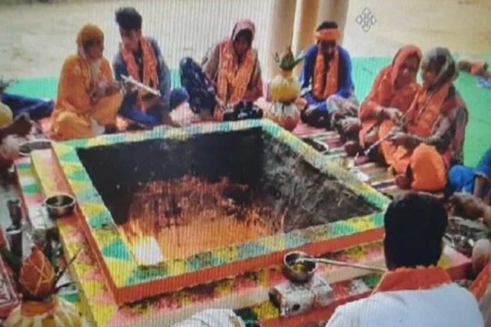 मुज़फ्फरनगर: 18 साल मुस्लिम बने पांच परिवारों ने फिर से की हिंदू धर्म में वापसी 