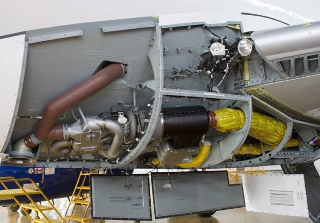 फिर शुरू होता है इसके एक एक पुर्जे, मशीनें और सामान निकालने का काम. विमान में कुल मिलाकर 3.5 लाख कंपोनेंट होते हैं. जिन्हें निकाल दिया जाता है. इन चीजों का इस्तेमाल दूसरे विमानों के पुर्जों के तौर पर होता है. इनकी विमान रिपेयरिंग मार्केट में बहुत डिमांड रहती है. अब बचता है विमान का खांचा.