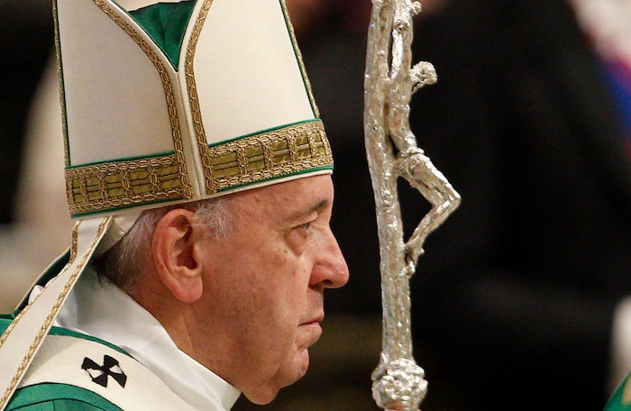 The popes clothes the papal regalia and what they mean santosh - क्यों ...