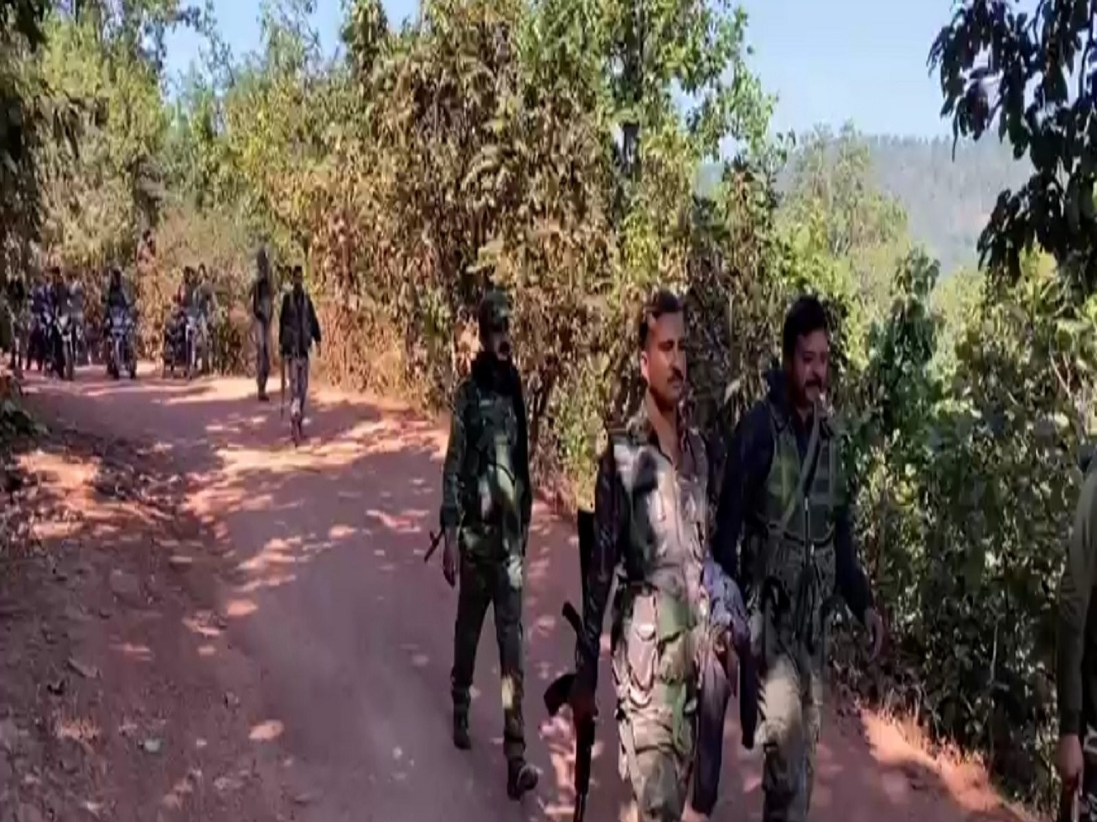 लोहरदगा जिले के सेरेंगदाग थाना क्षेत्र में पुलिस और प्रतिबंधित नक्सली संगठन भाकपा माओवादी के नक्सलियों के बीच मुठभेड़