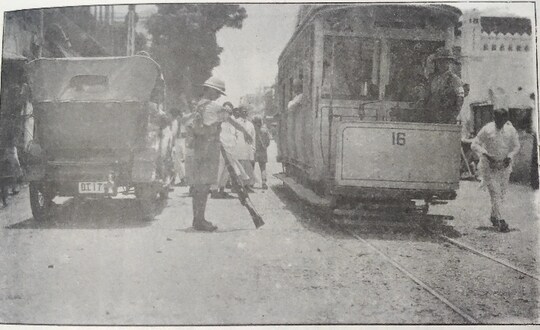 कानपुर की नई सड़क से गुजरती ट्राम